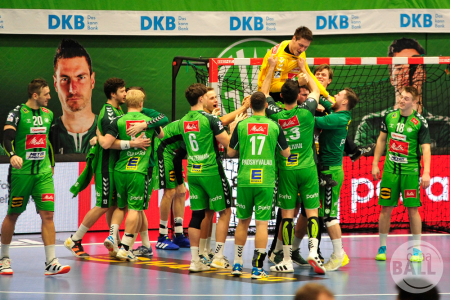 Carsten Lichtlein hält Sieg für Minden fest