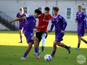H962-0VfLOsU17-40
