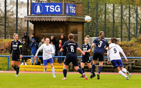 Frauen Oberliga Niedersachsen / 0:2 - BW Hollage mit verdientem Sieg im Derby bei der TSG Burg Gretesch!