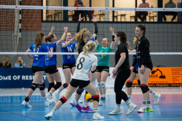 Sieg zum Heimspielauftakt der Bad Laerer Volleyballerinnen